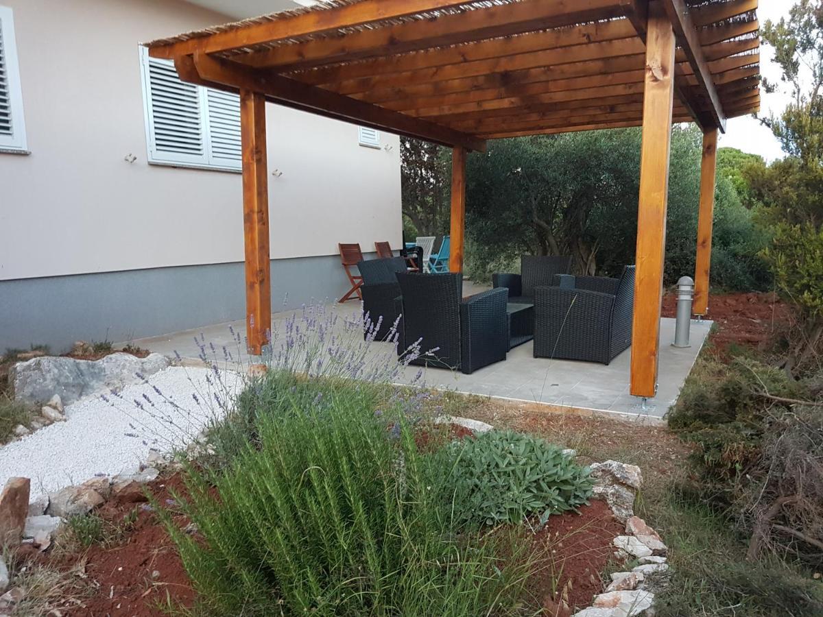 Olive Apartments Ugljan Exterior foto